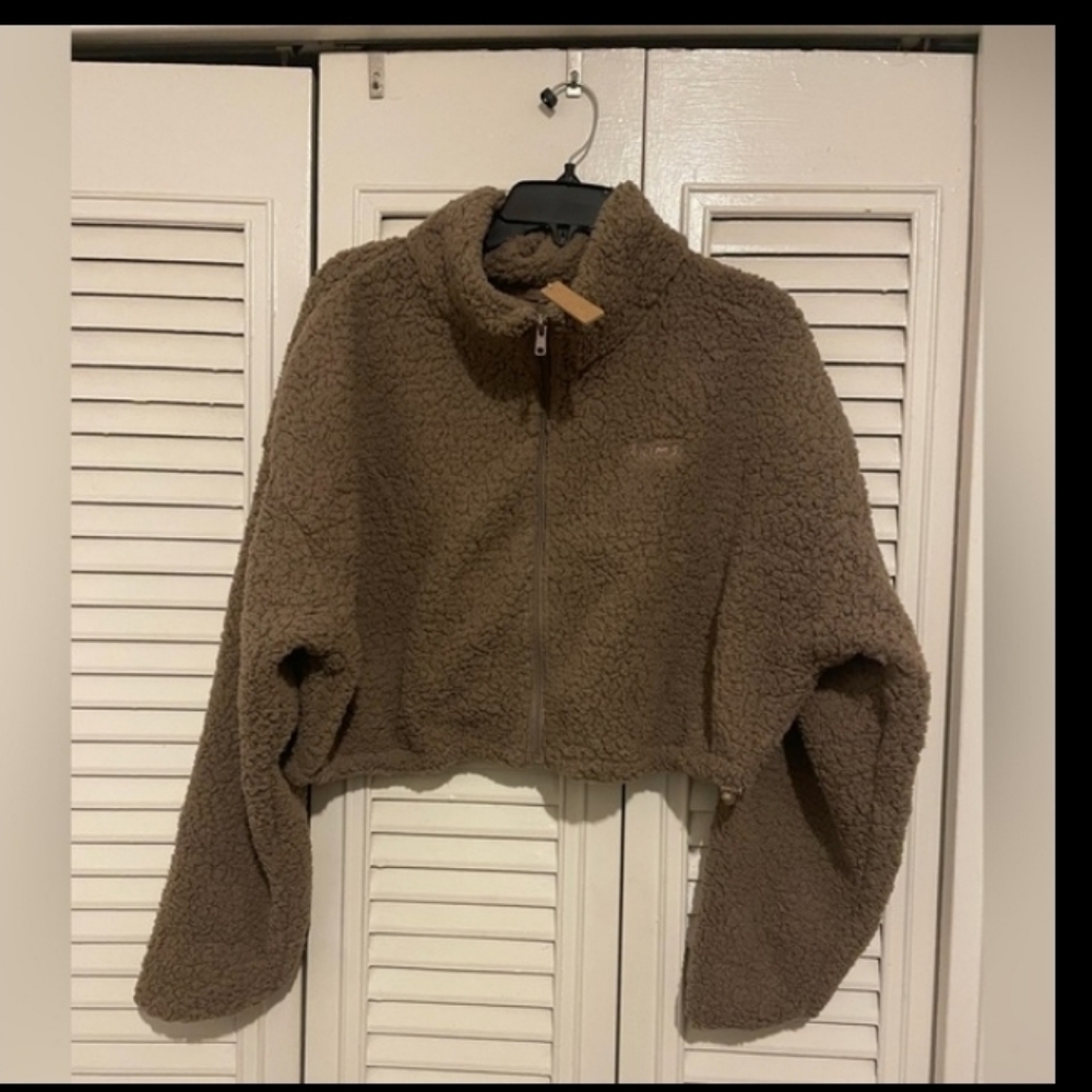 Skims Cozy cropped sweater. - Picture 10 of 10